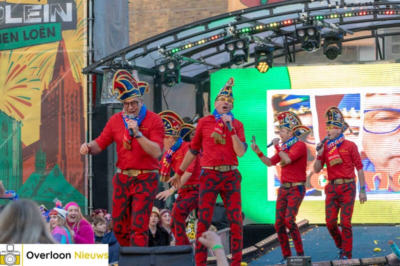 overloons-elfde-van-de-elfde-pleinfeest-groeit-uit-tot-de-carnavalsopener-in-brabant-11-11-2024-187-standard.jpg