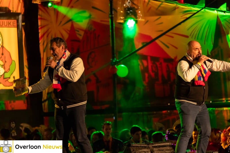 overloons-elfde-van-de-elfde-pleinfeest-groeit-uit-tot-de-carnavalsopener-in-brabant-11-11-2024-203-standard.jpg