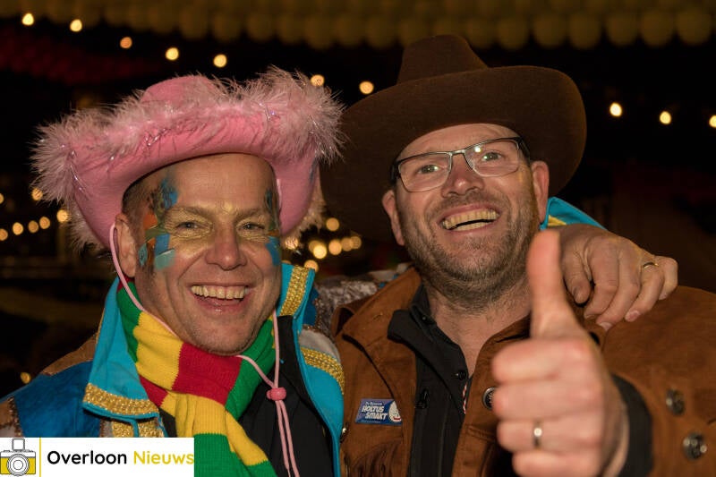 overloons-elfde-van-de-elfde-pleinfeest-groeit-uit-tot-de-carnavalsopener-in-brabant-11-11-2024-271-standard.jpg
