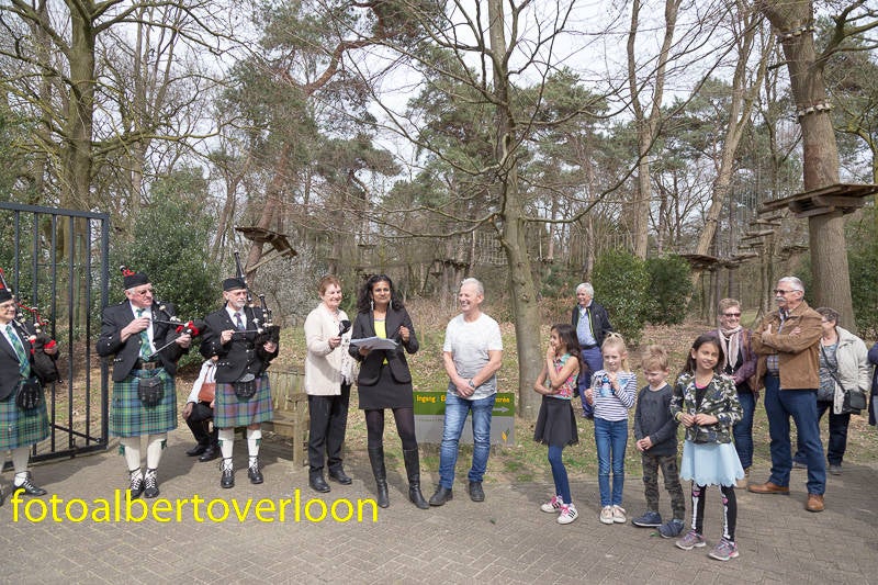 schopindegrondSpeeltuingewoonBuiten--5.jpg