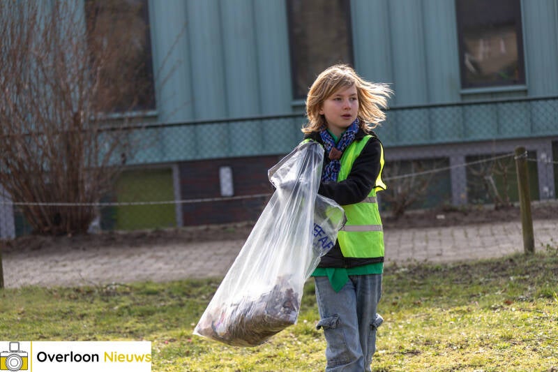 scouts-maken-overloon-weer-een-stukje-schoner-tijdens-landelijke-opschoondag-21-03-2026-10-standard.jpg