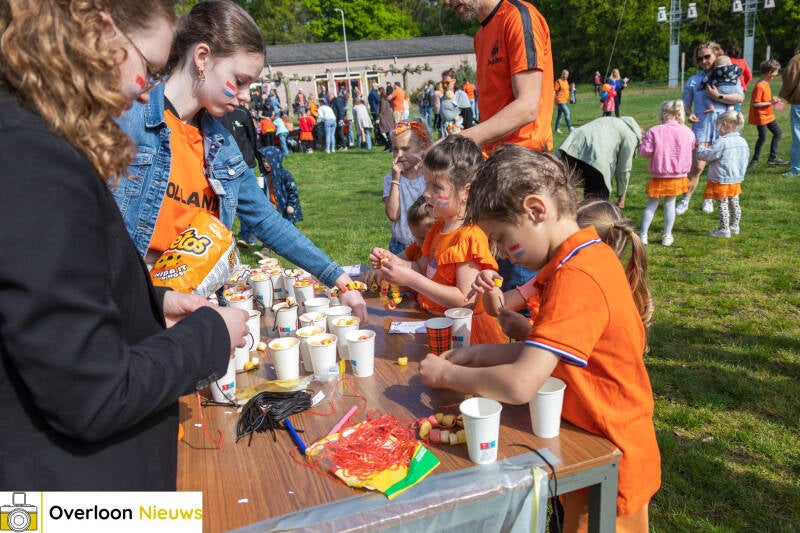 stichting-oranjefeesten-overloon-kijkt-terug-op-geslaagde-koningsdag-26-04-2025-39-standard.jpg