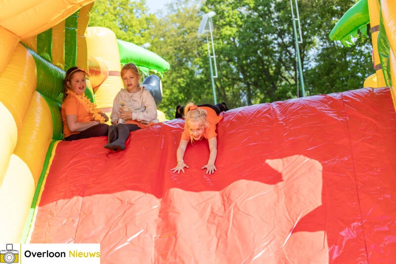 stichting-oranjefeesten-overloon-kijkt-terug-op-geslaagde-koningsdag-26-04-2025-83-standard.jpg