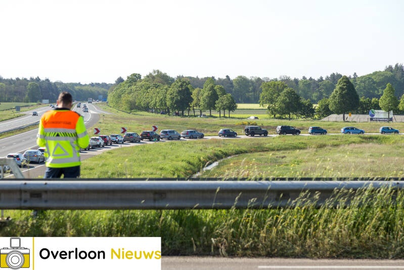 verkeerschaosmilitracksrondoverloon20-05-2023-18.jpg