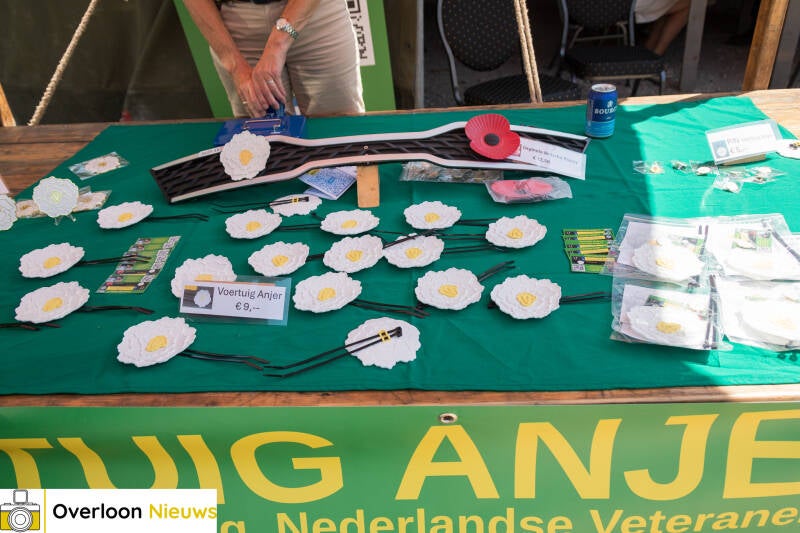 veteranen-uit-land-van-cuijk-komen-bijeen-tijdens-veteranendag-in-overloon-20-06-2026-03-standard.jpg