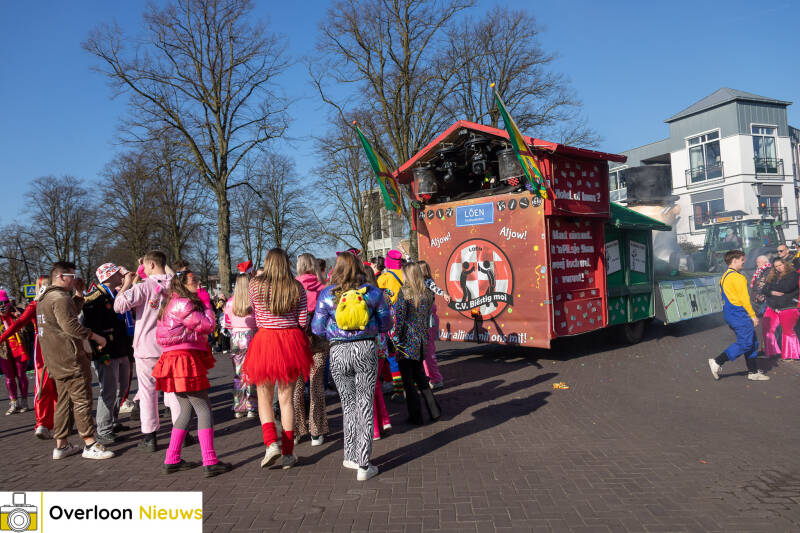 vrolijke-carnavalsoptocht-brengt-kleur-en-vreugde-02-03-2025-119-standard.jpg
