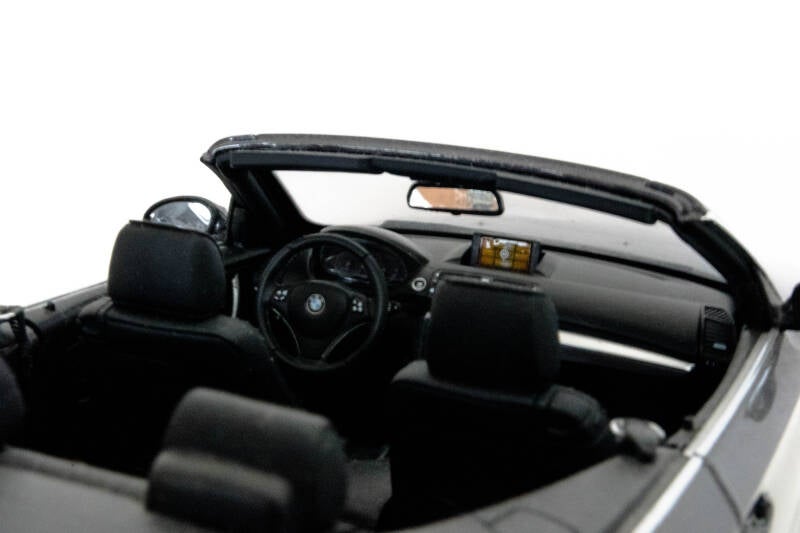 Het interieur van de 1 Cabriolet