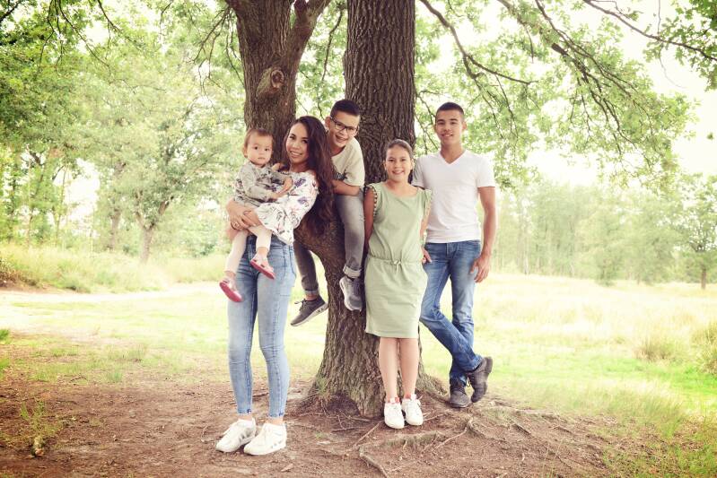 Kinderfotograaf Johan Bouwmans Fotografie, fotograaf in Deurne en omstreken. Minishoots.nl by Johan Bouwmans Fotografie is gespecialiseerd in MiniShoots. Ideaal voor kinderfotografie en gezinsfotografie. Een MiniShoot van 30 minuten is vaak voldoende om e