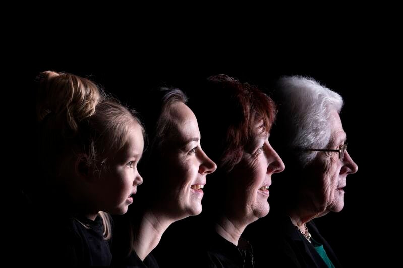 Generatie foto&#039;s en splitfoto&#039;s ook wel duoportretten genoemd bij Johan Bouwmans FOtografie in Deurne of een fotoshoot op locatie. Splitfoto Duoportret 2 in 1  foto generatiefotoshoot