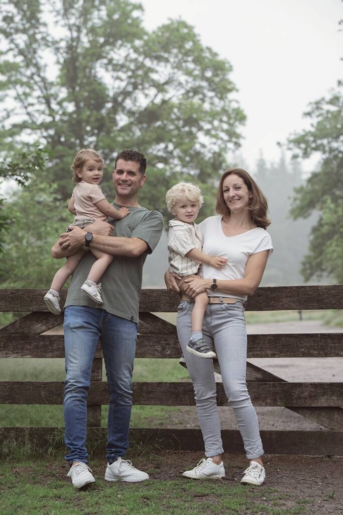 Fotograaf Deurne Johan Bouwmans Fotografie betaalbaar en vooral leuk. Gezinsfotografie, kinderfotograaf, gezinsfotograaf, Deurne, familiefotograaf, fotograaf voor gezin, gezinsportretten. Fotostudio Deurne, fotograaf Deurne, betaalbaar, kinderportret