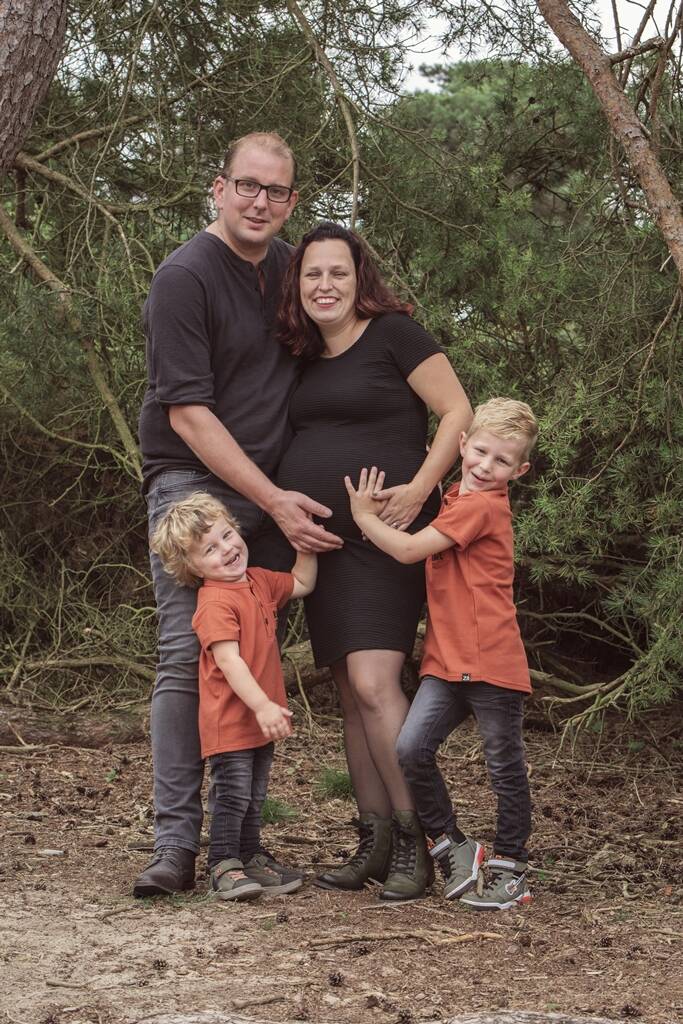 Fotograaf Deurne Johan Bouwmans Fotografie betaalbaar en vooral leuk. Gezinsfotografie, kinderfotograaf, gezinsfotograaf, Deurne, familiefotograaf, fotograaf voor gezin, gezinsportretten. Fotostudio Deurne, fotograaf Deurne, betaalbaar, kinderportret