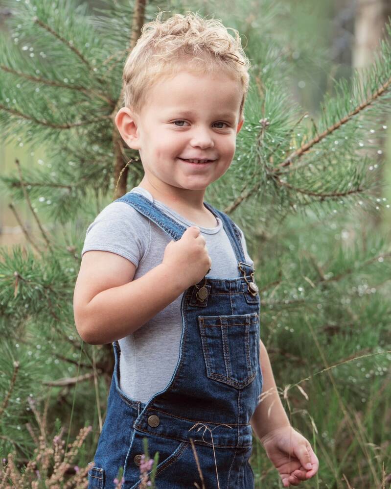 Johan Bouwmans uit Deurne is een kinderfotograaf, gespecialiseerd in kinderen en gezinnen. Fotoshoot vinden plaats op locaties rondom Deurne, Venray, Helmond en Horst. Maar ook in mijn fotostudio in Deurne
