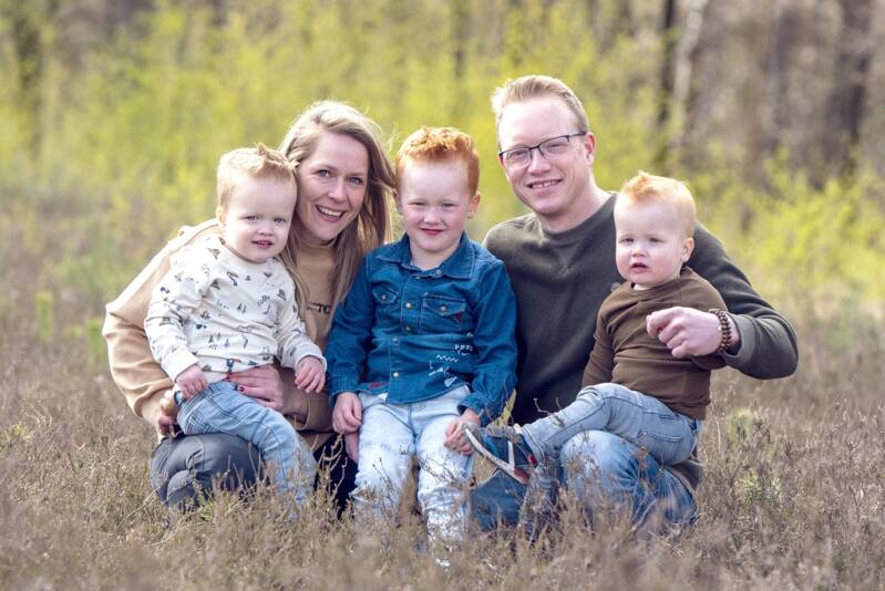 Fotograaf Deurne Johan Bouwmans Fotografie betaalbaar en vooral leuk. Gezinsfotografie, kinderfotograaf, gezinsfotograaf, Deurne, familiefotograaf, fotograaf voor gezin, gezinsportretten. Fotostudio Deurne, fotograaf Deurne, betaalbaar, kinderportret