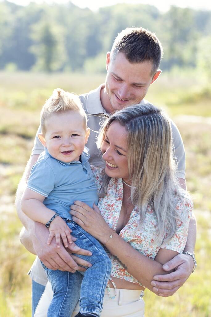 Fotograaf Deurne Johan Bouwmans Fotografie betaalbaar en vooral leuk. Gezinsfotografie, kinderfotograaf, gezinsfotograaf, Deurne, familiefotograaf, fotograaf voor gezin, gezinsportretten. Fotostudio Deurne, fotograaf Deurne, betaalbaar, kinderportret