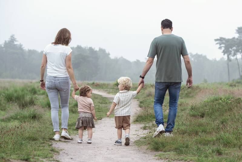 Fotograaf Deurne Johan Bouwmans Fotografie betaalbaar en vooral leuk. Gezinsfotografie, kinderfotograaf, gezinsfotograaf, Deurne, familiefotograaf, fotograaf voor gezin, gezinsportretten. Fotostudio Deurne, fotograaf Deurne, betaalbaar, kinderportret