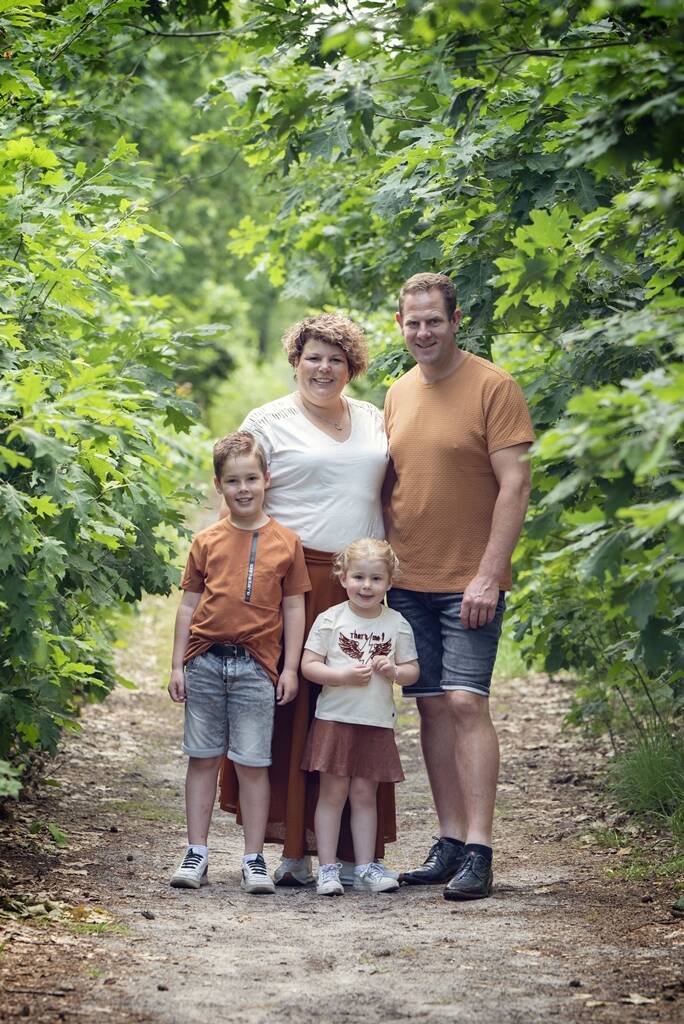 Fotograaf Deurne Johan Bouwmans Fotografie betaalbaar en vooral leuk. Gezinsfotografie, kinderfotograaf, gezinsfotograaf, Deurne, familiefotograaf, fotograaf voor gezin, gezinsportretten. Fotostudio Deurne, fotograaf Deurne, betaalbaar, kinderportret