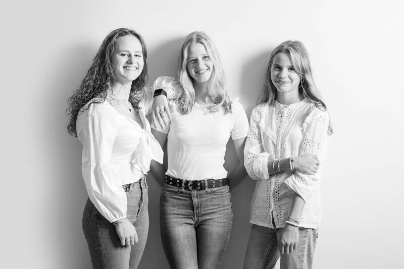 Johan Bouwmans uit Deurne is een kinderfotograaf, gespecialiseerd in kinderen en gezinnen. Fotoshoot vinden plaats op locaties rondom Deurne, Venray, Helmond en Horst. Maar ook in mijn fotostudio in Deurne