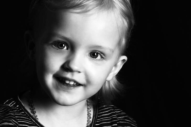 Johan Bouwmans uit Deurne is een kinderfotograaf, gespecialiseerd in kinderen en gezinnen. Fotoshoot vinden plaats op locaties rondom Deurne, Venray, Helmond en Horst. Maar ook in mijn fotostudio in Deurne