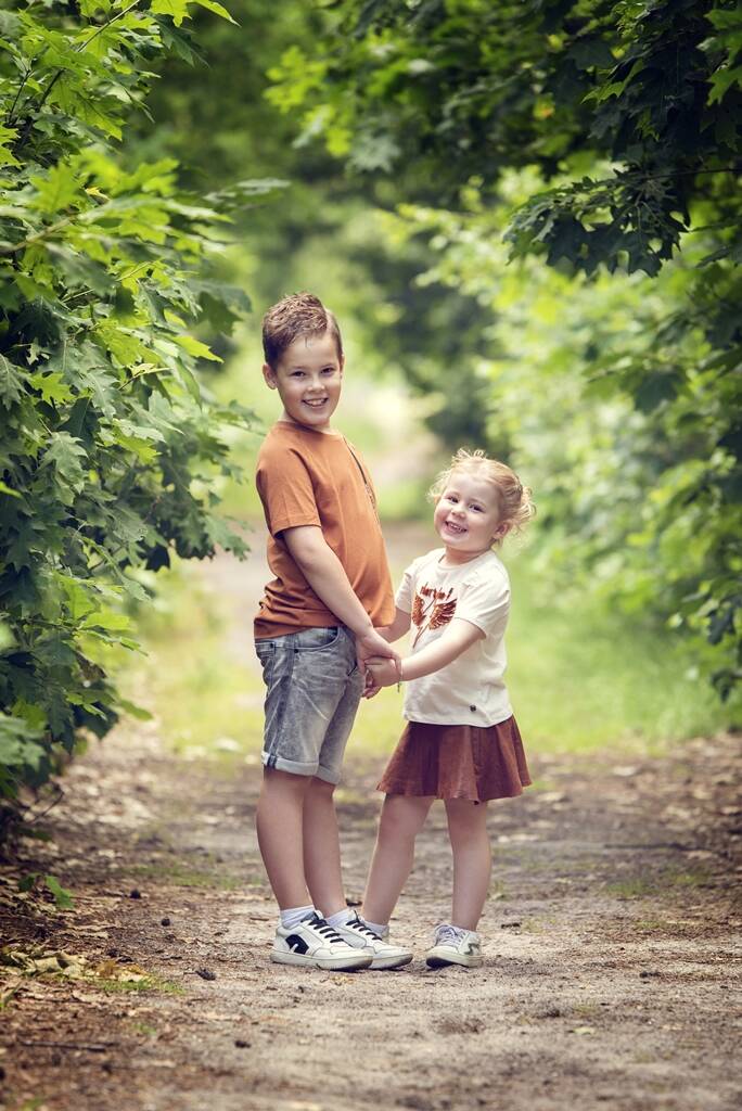 Kinderfotograaf Johan Bouwmans Fotografie, fotograaf in Deurne en omstreken. Minishoots.nl by Johan Bouwmans Fotografie is gespecialiseerd in MiniShoots. Ideaal voor kinderfotografie en gezinsfotografie. Een MiniShoot van 30 minuten is vaak voldoende om e