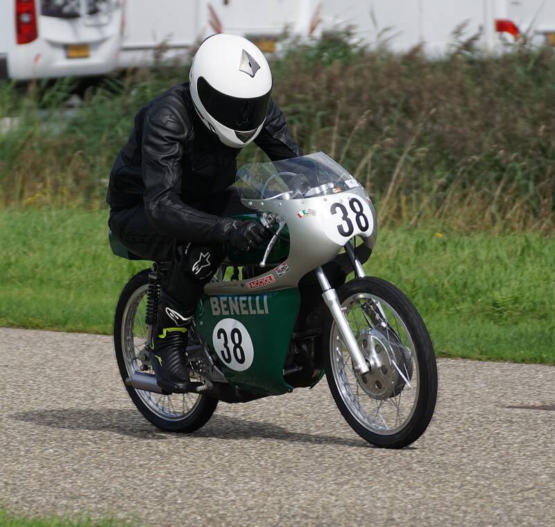 dsc00998-standard.jpg