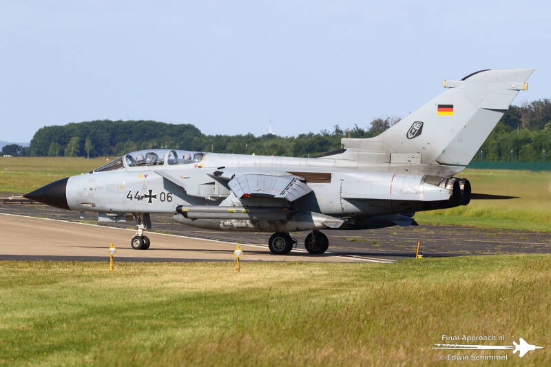 07-standard-xyfr97.jpg