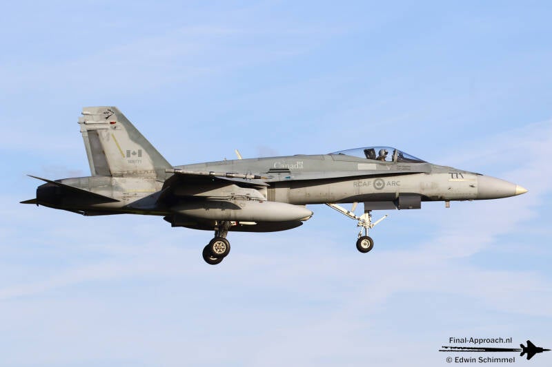 09-standard-y4688f.jpg
