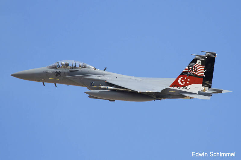 1F15SG.jpg