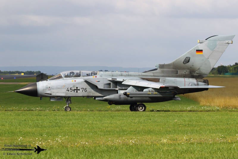 23-standard-sjlv4c.jpg
