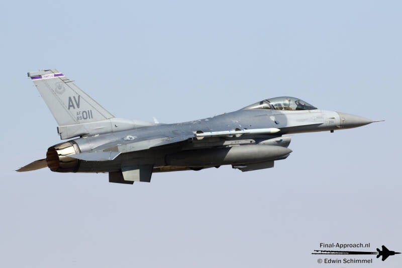 27-standard-e4svqv.jpg