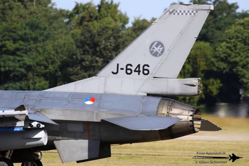 f-16am-09.jpg