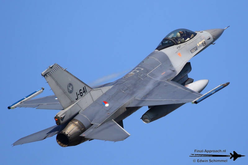 f-16am-17.jpg