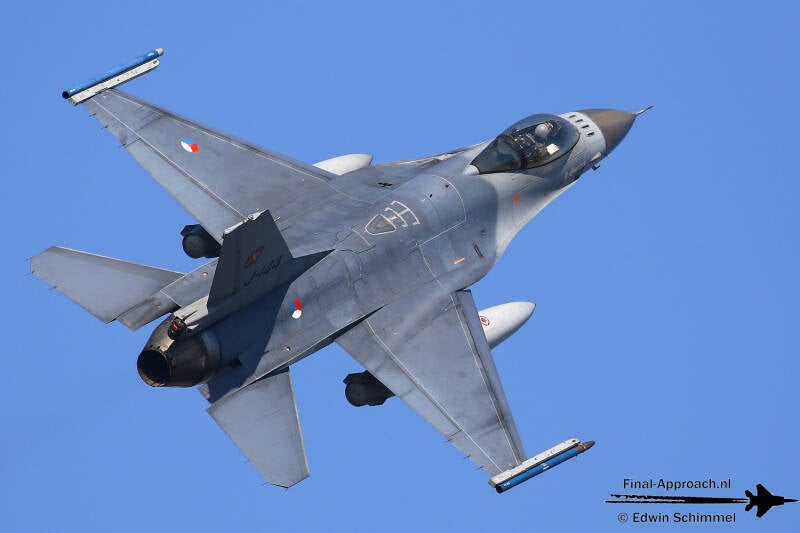 f-16am-18.jpg
