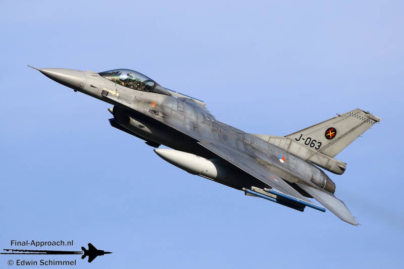 f-16am-19.jpg