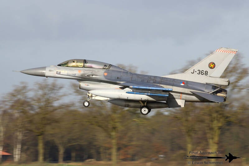 f-16am-27.jpg