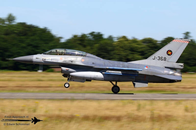 f-16am-30.jpg