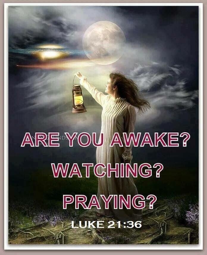 Vrouw met lamp in de nacht met maan en tekst 