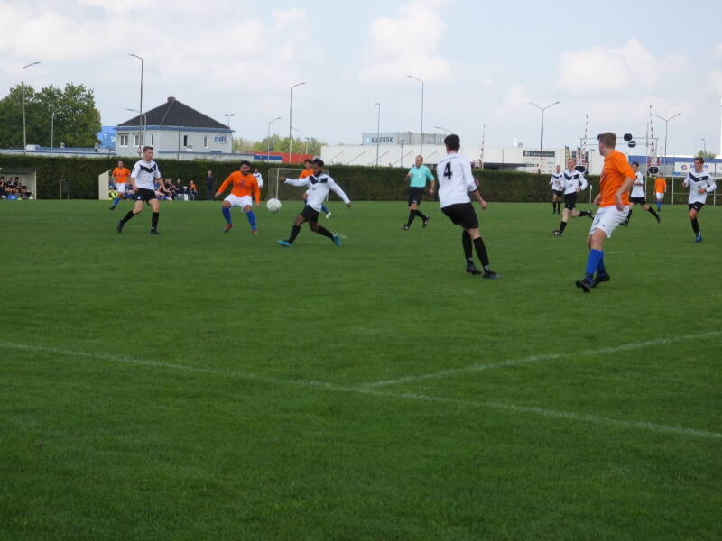 s0138737jpg-1.jpg
