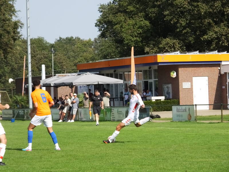 s0143148jpg-1.jpg