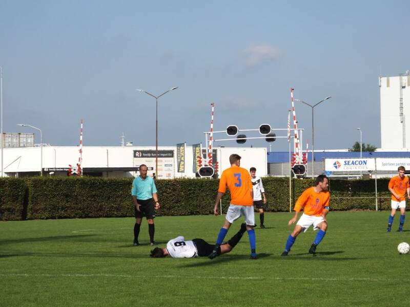 s0438853jpg-1.jpg