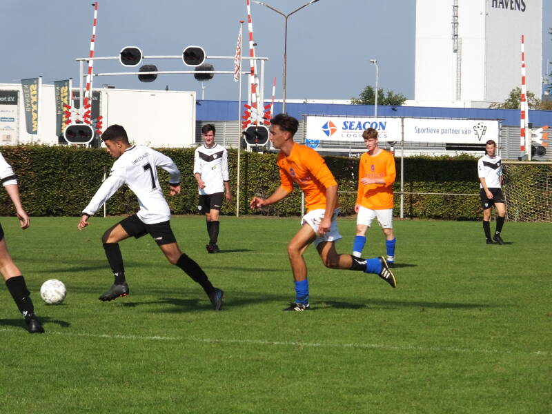 s0468858jpg-1.jpg