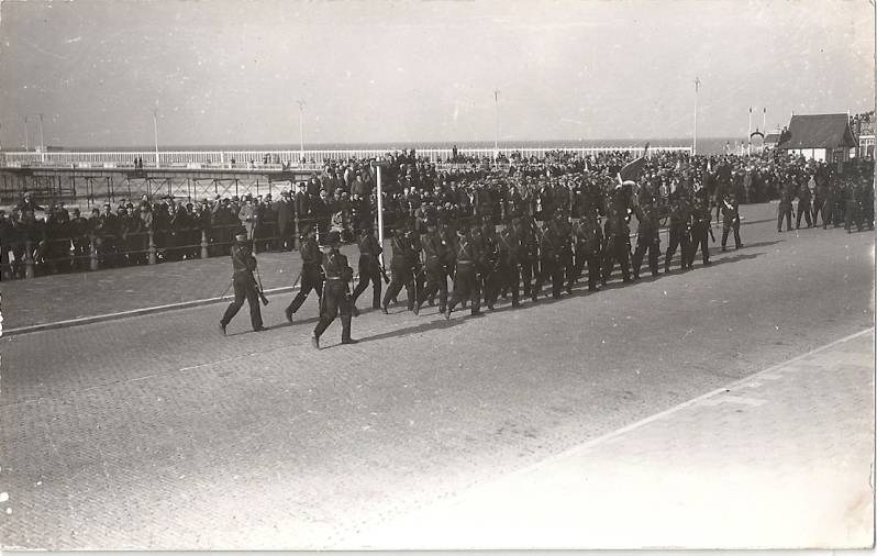 AdelborstenParadeScheveningen01-1.jpg