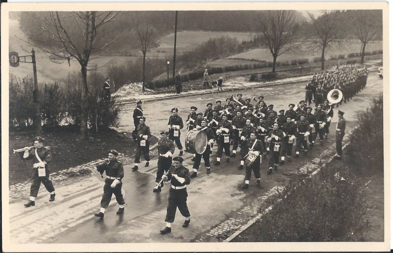 Parade3b-1.jpg