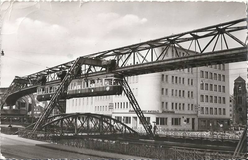 ZweefbaanWuppertal1-1.jpg