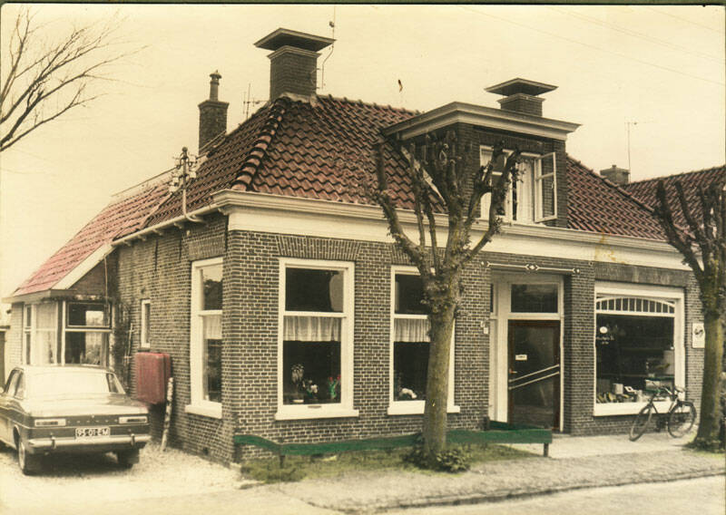 De winkel van Van der Vegt in Sumar