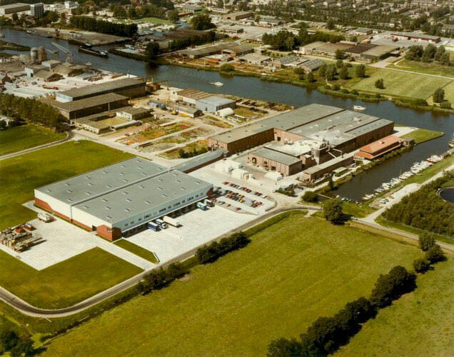 Luchtfoto papierfabriek Sumar