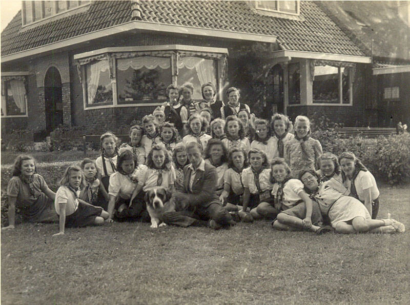 Kleine meisjesvereniging Sumar