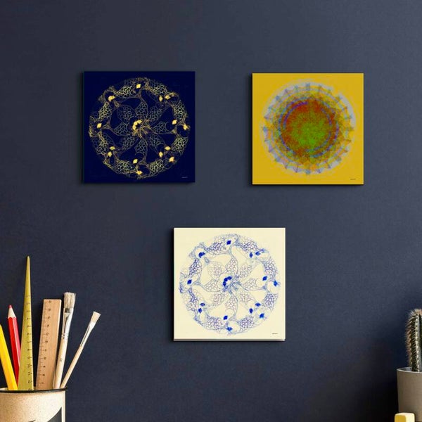 Drie wandtegels. Serie ‘Het imperfecte roosvenster’.