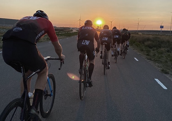 Ontdek nieuwe routes en verbeter je rijvaardigheid.