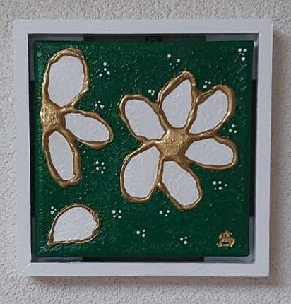 015 Flowers In The Grass 15x15cm