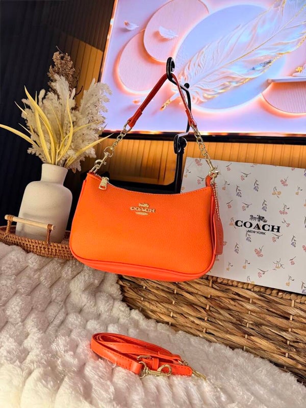 COACH ORANGE CHAIN SHOULDER BAG